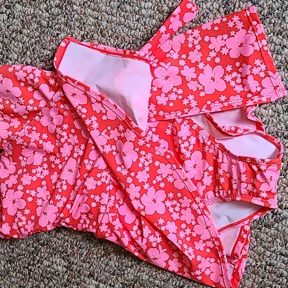 DECREE BRAND WOMENS ONE PIECE PINK AND RED SWIM SUIT WITH WRAP SKIRT SIZE XS - Picture 8 of 16